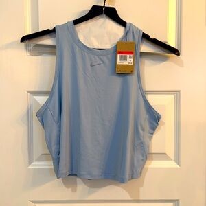 Brand new, tags still on Nike women’s workout crop top.